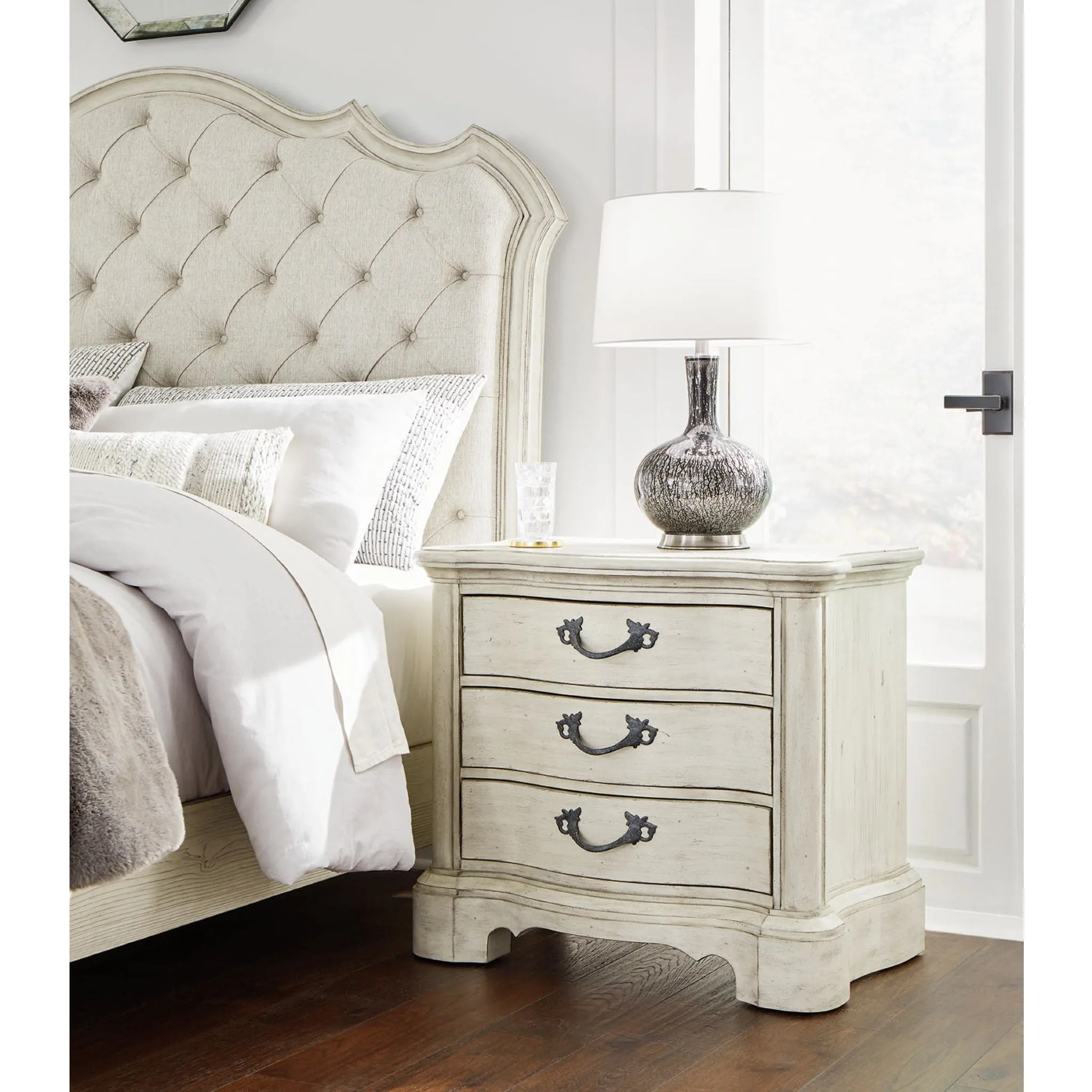 Arlendyne Nightstand - Antique White