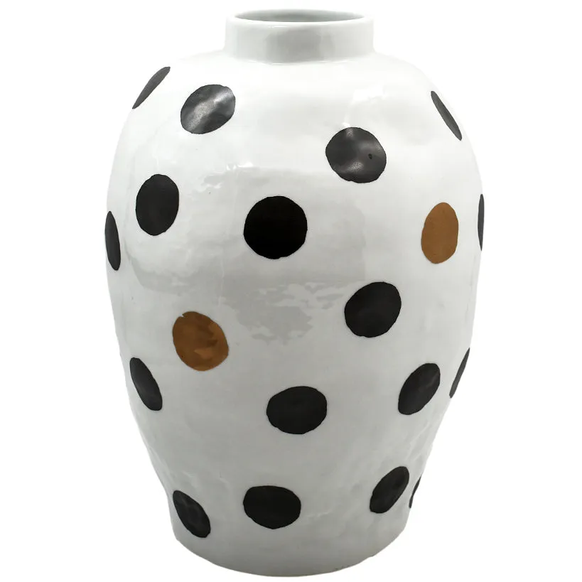 Chic White Porcelain Vase – A Striking Touch of Elegance