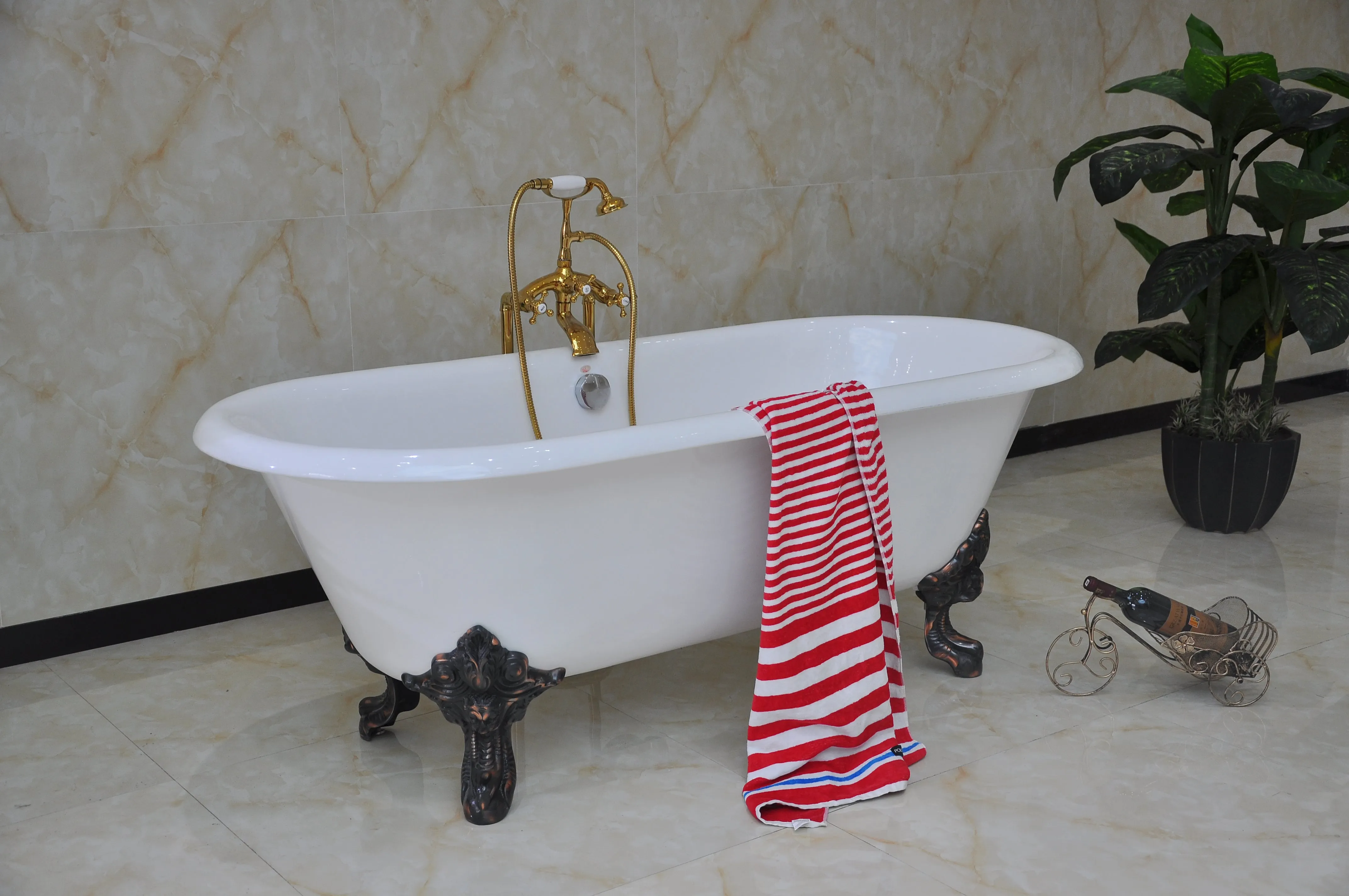 Double Ended Clawfoot Tub with Feet No Faucet Drillings
