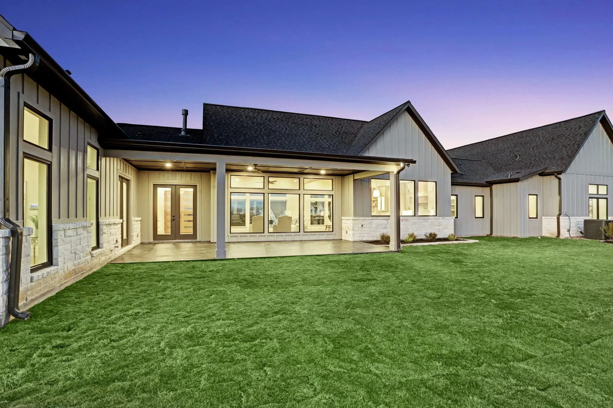 Elegant Home with Spacious Living Areas and Modern Features