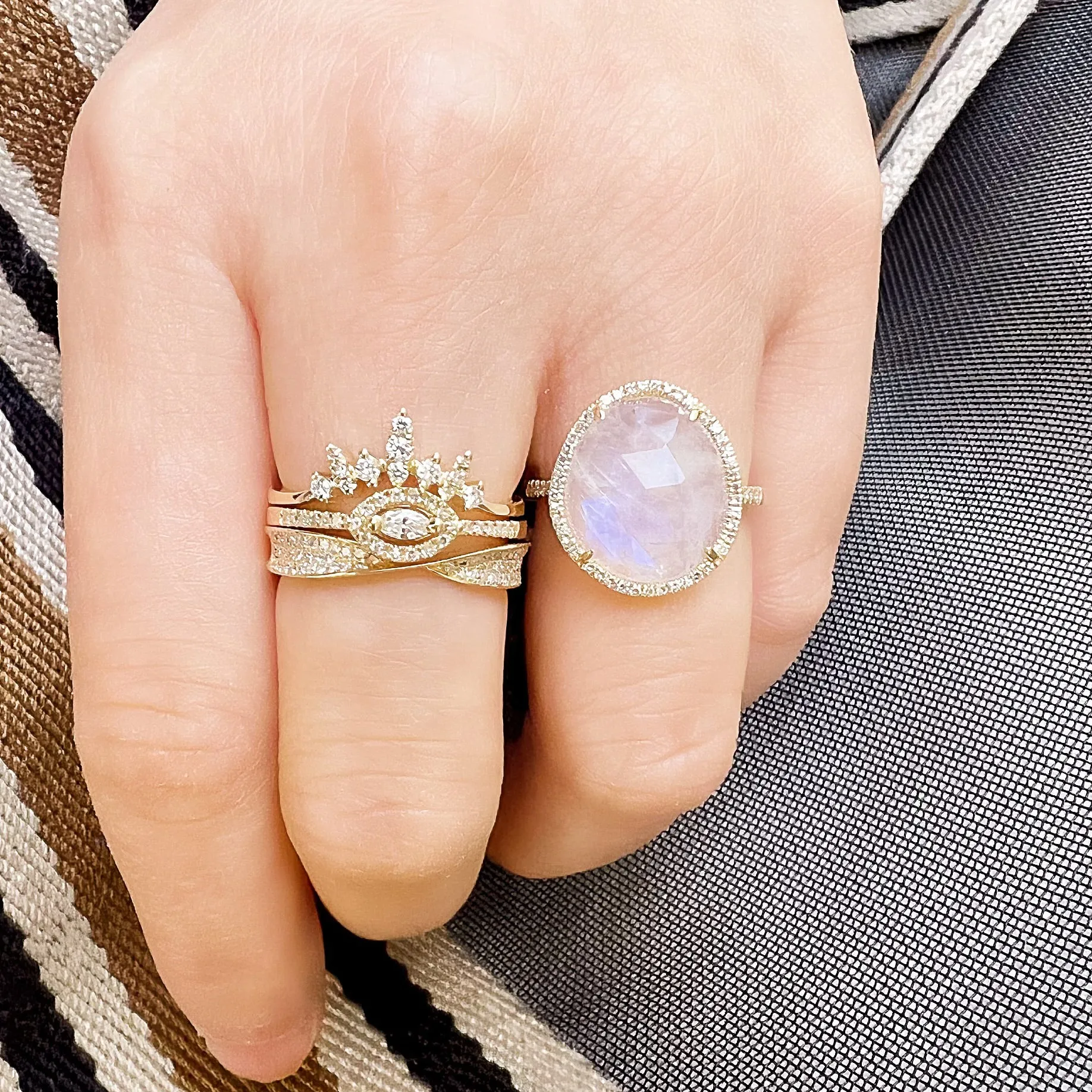 Marquise and Round Curve Band