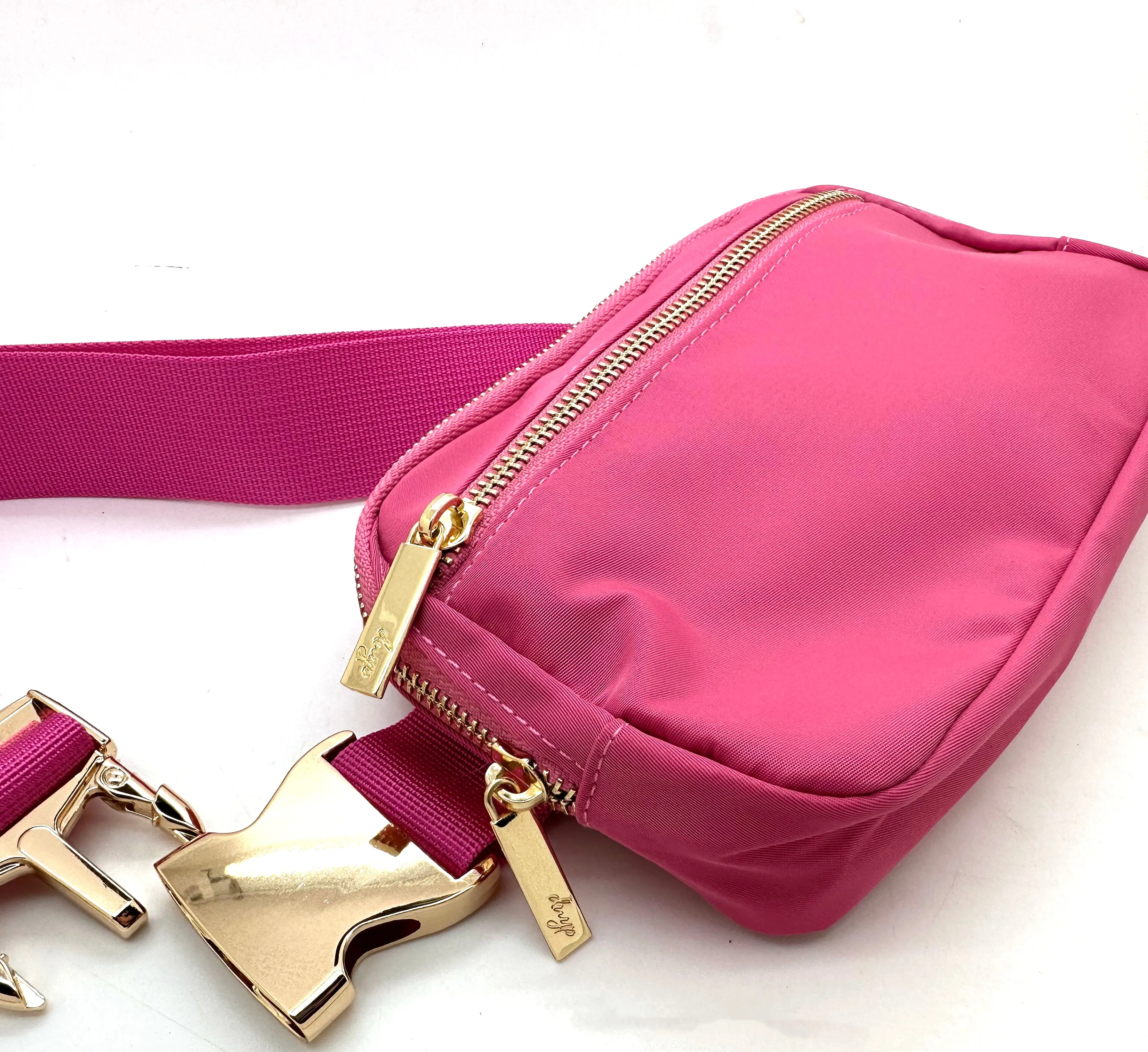 OUTLET "On the Move" bag - Premium Nylon Fanny Pack - PINK