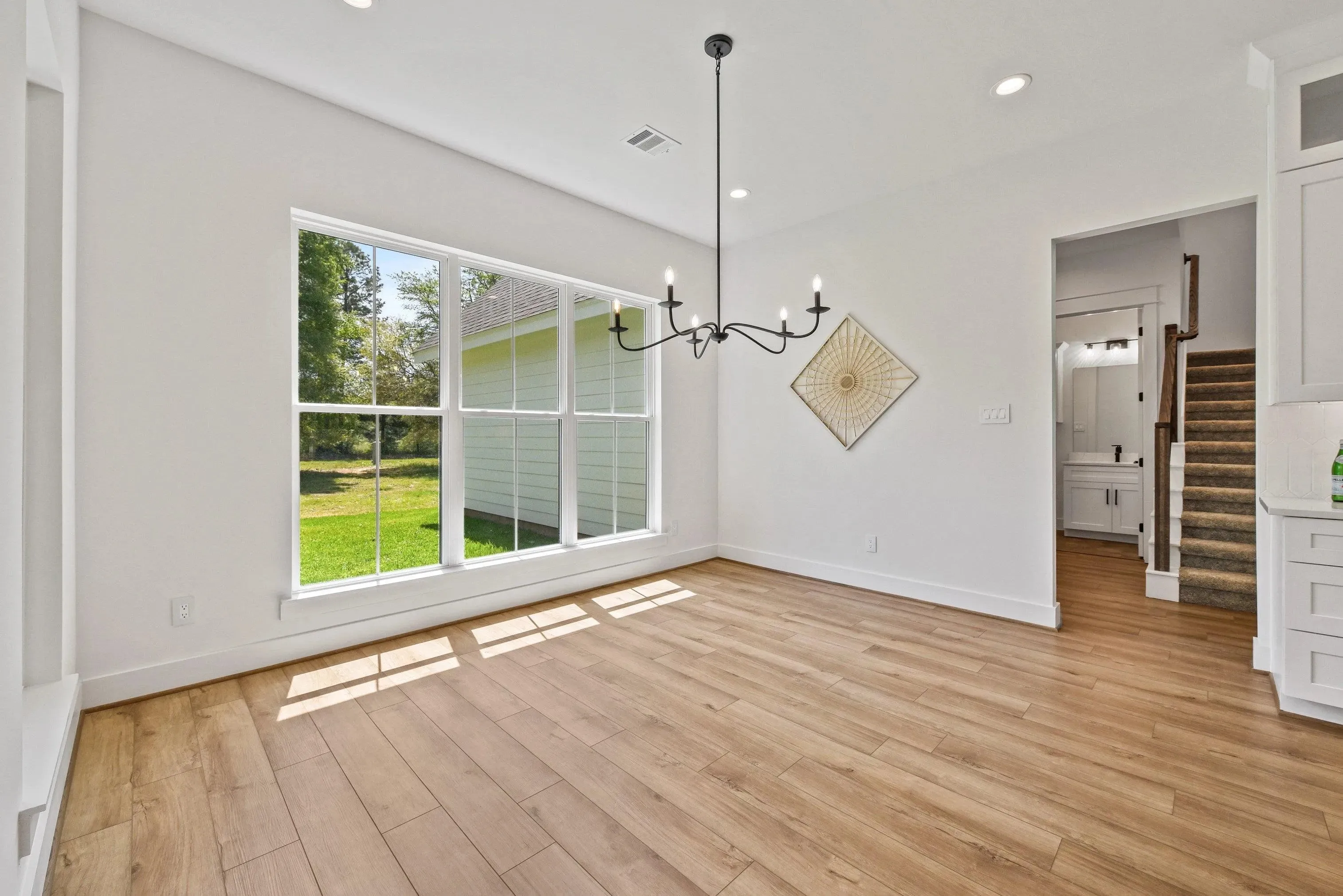 Spacious 2,686 sq ft Family Home with Bonus Room