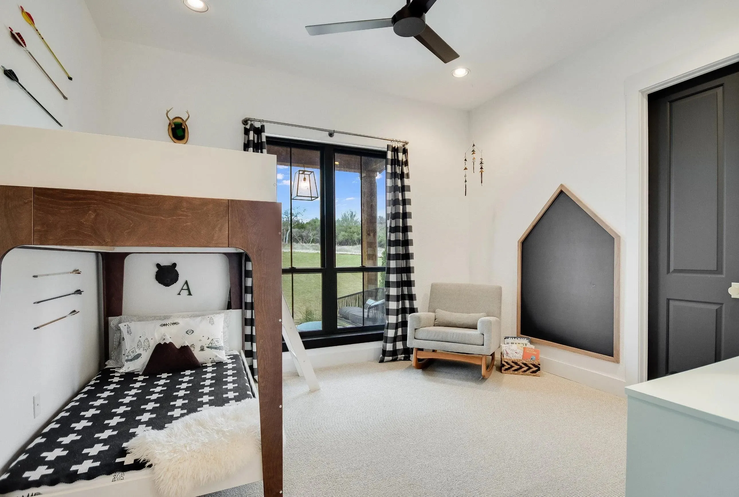 Spacious 2,686 sq ft Family Home with Bonus Room