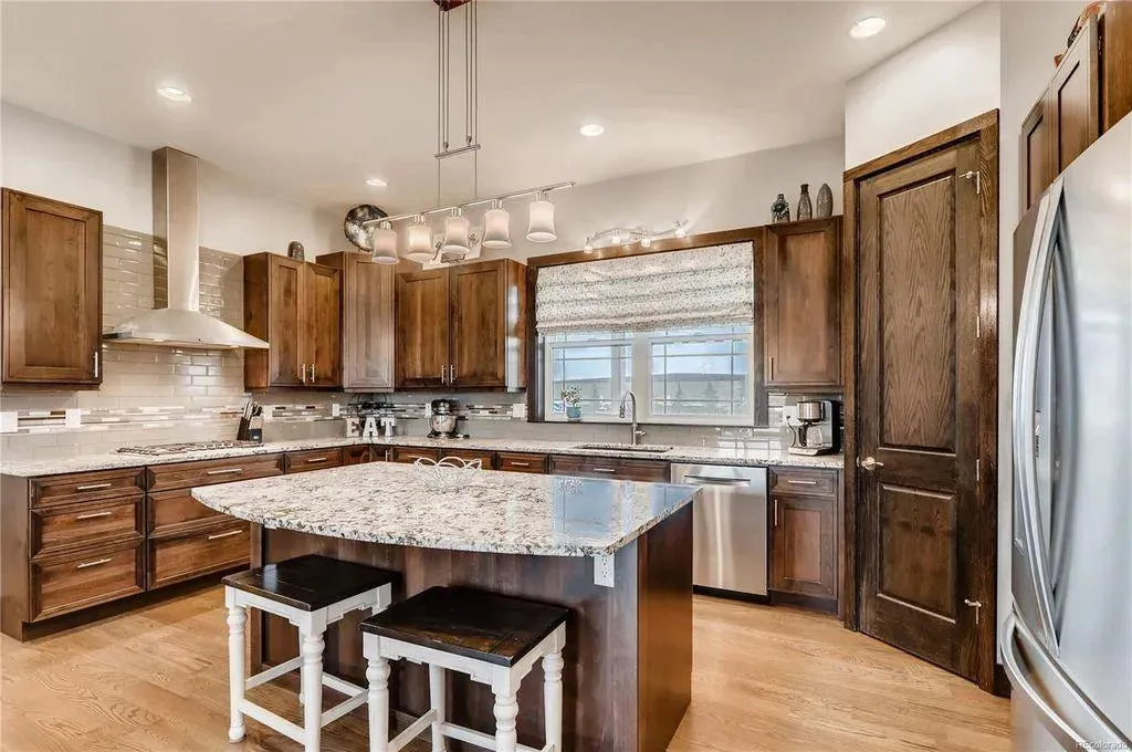 Spacious Home Plan with 3 Bedrooms, Bonus Room, and Courtyard Garage